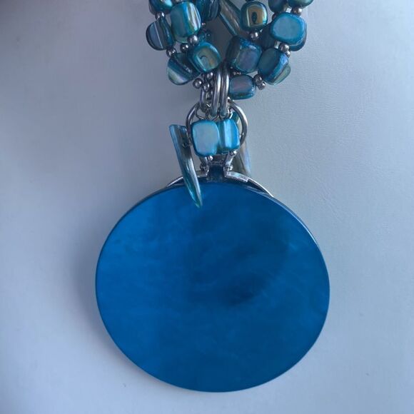 Multilayered Spiked Blue Shell Necklace - Picture 9 of 9